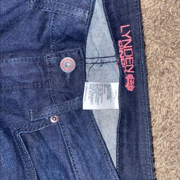 Only worn twice. Slight distressing from dragging due to the length. Size 3 - Picture 5 of 5